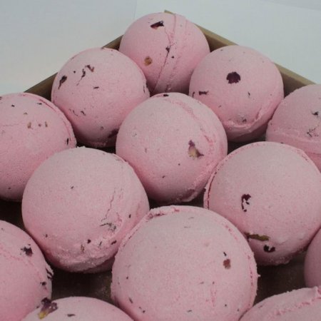 (image for) Rose & Petals Bath Bomb