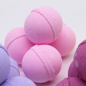 Essential Oil Bath Bomb - Frankincense & Rose Essential Oil Bath Bomb - Frankincense & Rose