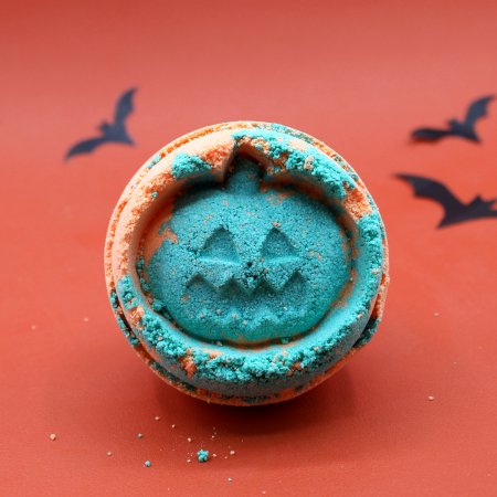 (image for) Fennel & Orange Halloween Bath Bomb